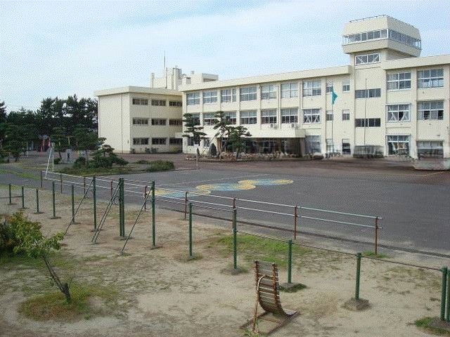 小学校　聖籠町立亀代小学校（小学校）まで1151m