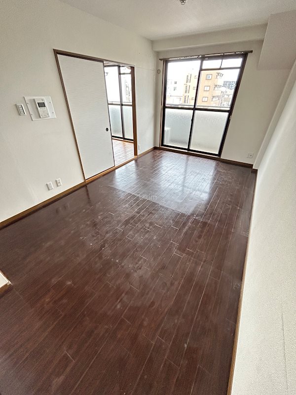 居室・リビング　※同タイプの他のお部屋です