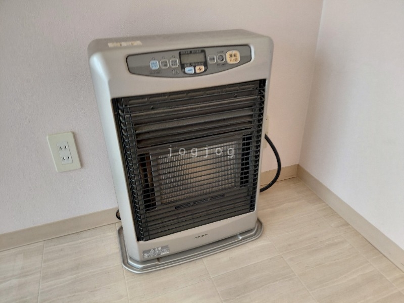 その他設備　冬はあったか石油ストーブです。