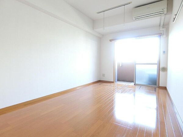 居室・リビング　※別部屋参考写真
