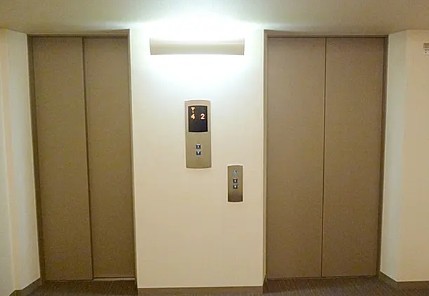 その他　エレベーター2基完備