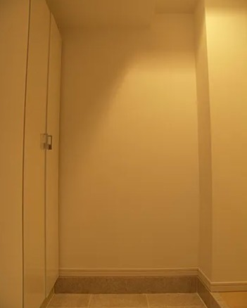 玄関　収納もある玄関です
