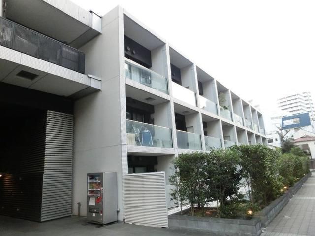 エントランス　清潔なエントランスです