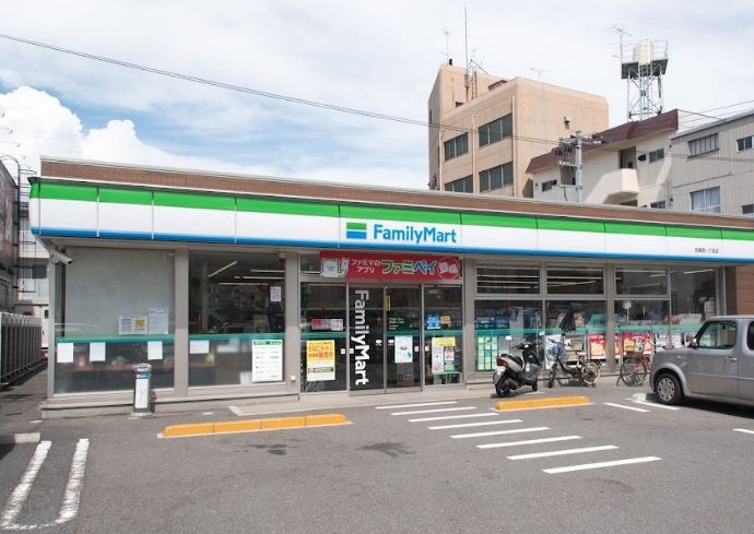コンビニ　ファミリーマート 吉島西一丁目店（コンビニ）まで288m