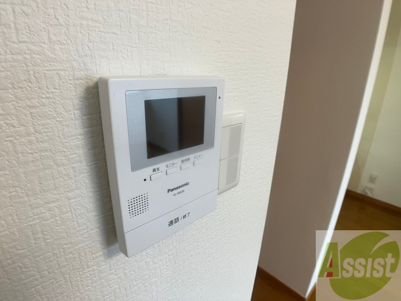 セキュリティ　ＴＶモニター付インターホンです。来客者の顔が見えるので安心！