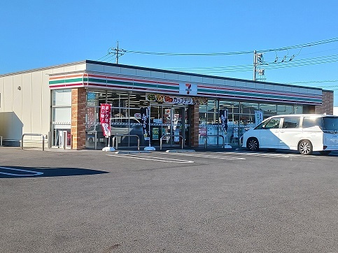 コンビニ　佐野日本大学短期大学前店（コンビニ）まで550m