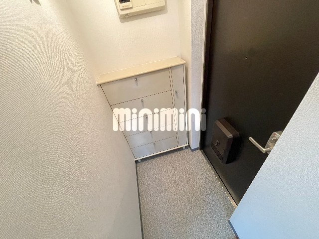 玄関　※同間取り別部屋のお写真です。