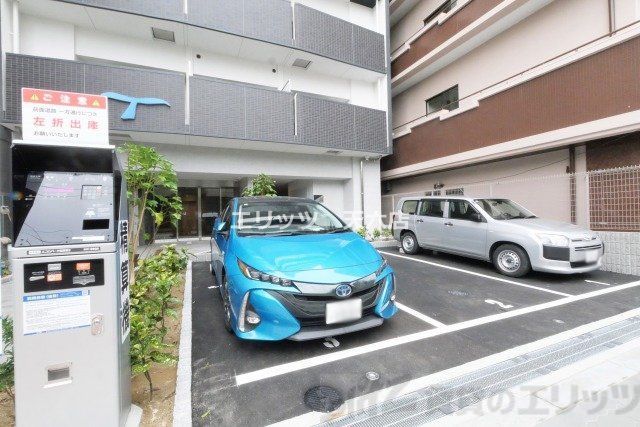 駐車場　駐車場