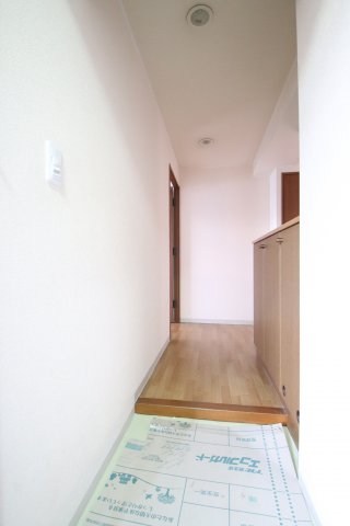 玄関　収納もある玄関です