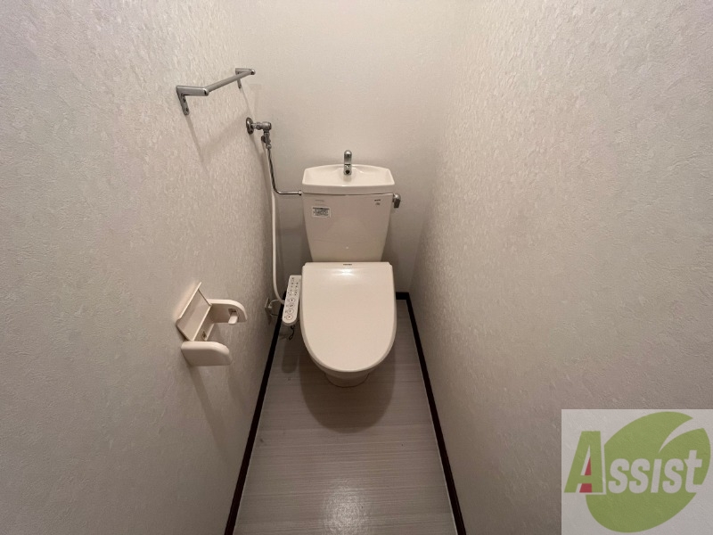 トイレ　トイレです。ウォシュレット付を探している方、おすすめです。