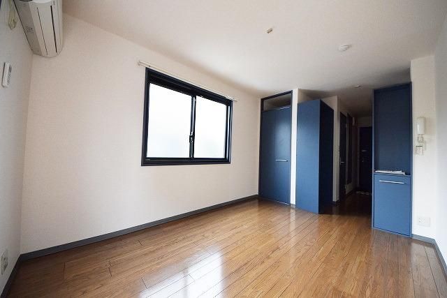 その他部屋・スペース　★角部屋二面採光のあかるい6帖の洋室です★