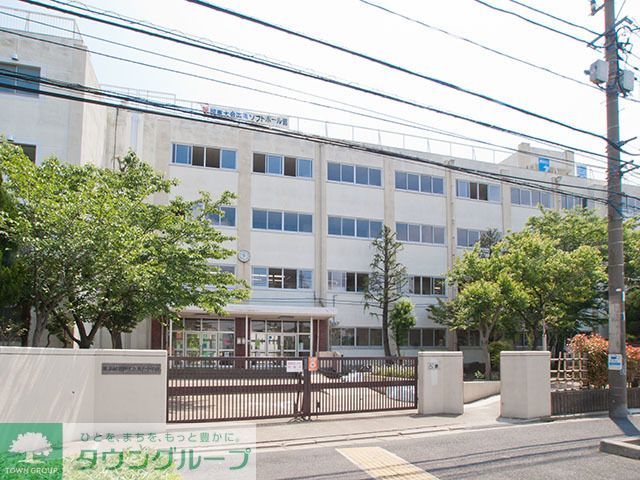 中学校　奥戸中学校（中学校）まで1150m