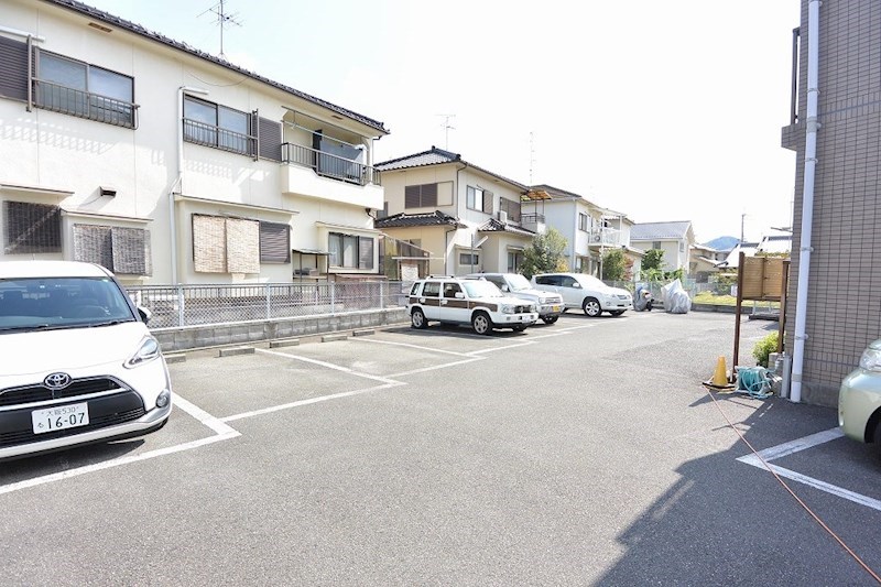 駐車場　駐車場