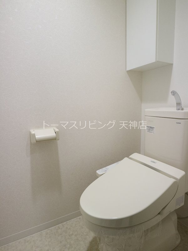 トイレ　別号室参考写真です