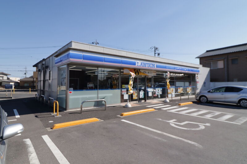 コンビニ　ローソン栃木平柳町二丁目店（コンビニ）まで320m
