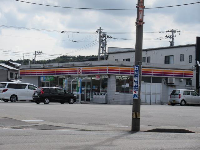 コンビニ　ファミリーマート金沢疋田店（コンビニ）まで458m
