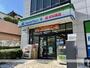 コンビニ　ファミリーマート 昭和薬品西大島駅前店（コンビニ）まで223m