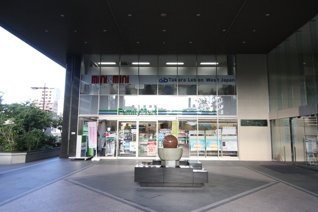 コンビニ　ファミリーマート　松山日銀前店（コンビニ）まで140m