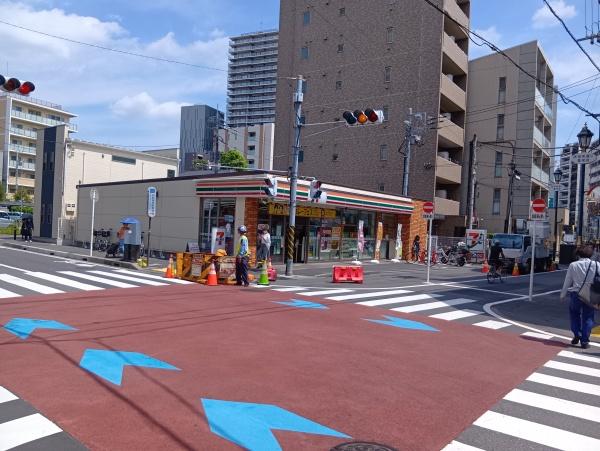 コンビニ　セブンイレブン（コンビニ）まで120m