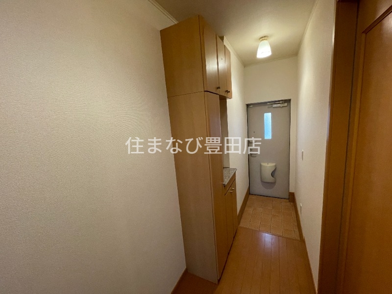 玄関　同型別部屋写真