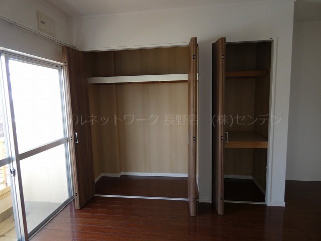 収納　写真は202号室です(参考)