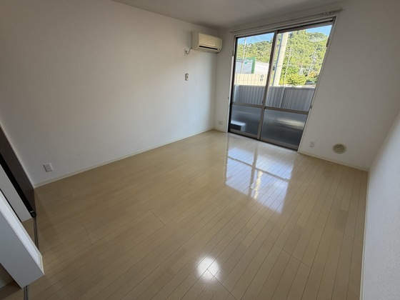居室・リビング　※別部屋の写真です