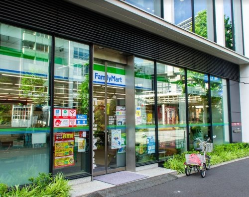 コンビニ　ファミリーマート 神田須田町二丁目店（コンビニ）まで117m