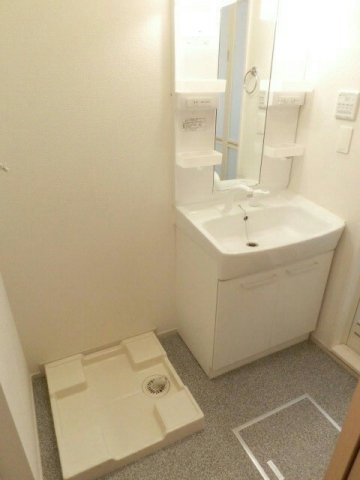 洗面設備　使いやすい洗面所です
