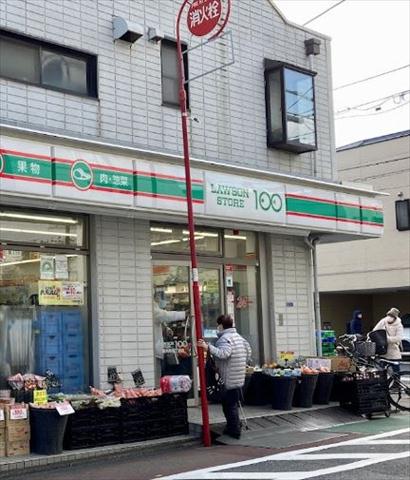 コンビニ　ローソンストア１００（コンビニ）まで274m