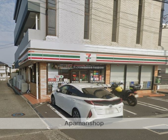コンビニ　セブンイレブン（コンビニ）まで665m