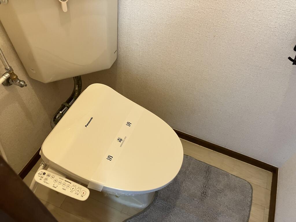 丘の上のアトリエのトイレ写真
