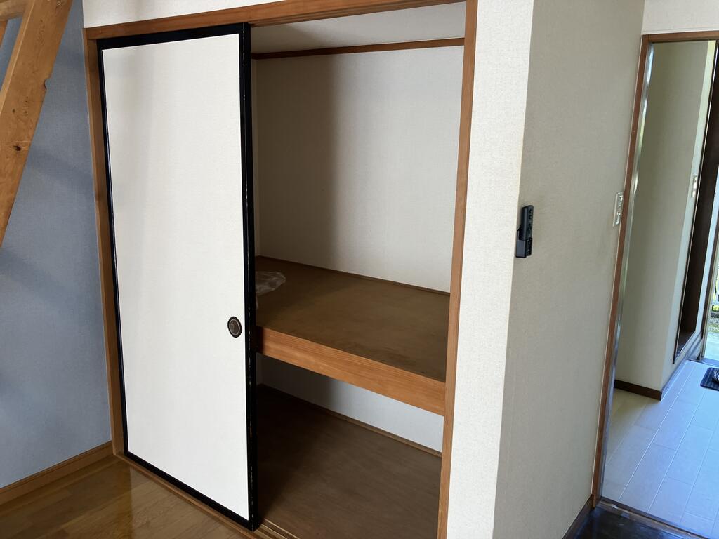 丘の上のアトリエの内装写真