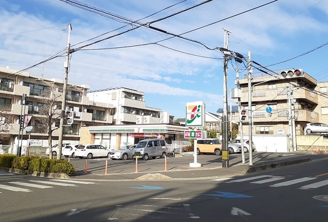 コンビニ　セブンイレブン　南浦和1丁目店（コンビニ）まで110m