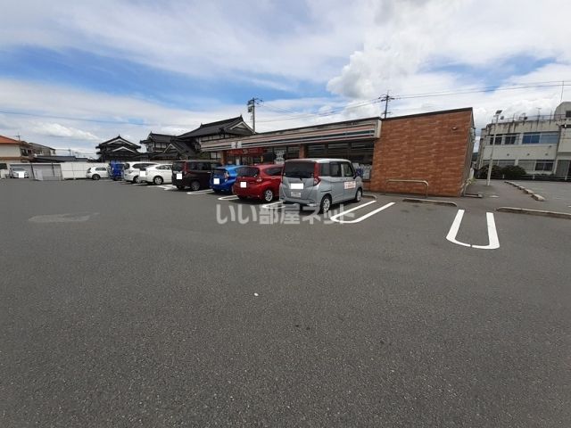 コンビニ　セブンイレブン院庄店（コンビニ）まで686m
