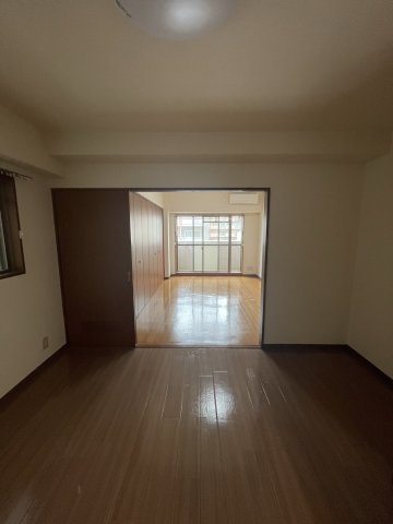 居室・リビング　(参考)同マンション同間取り他部屋の写真