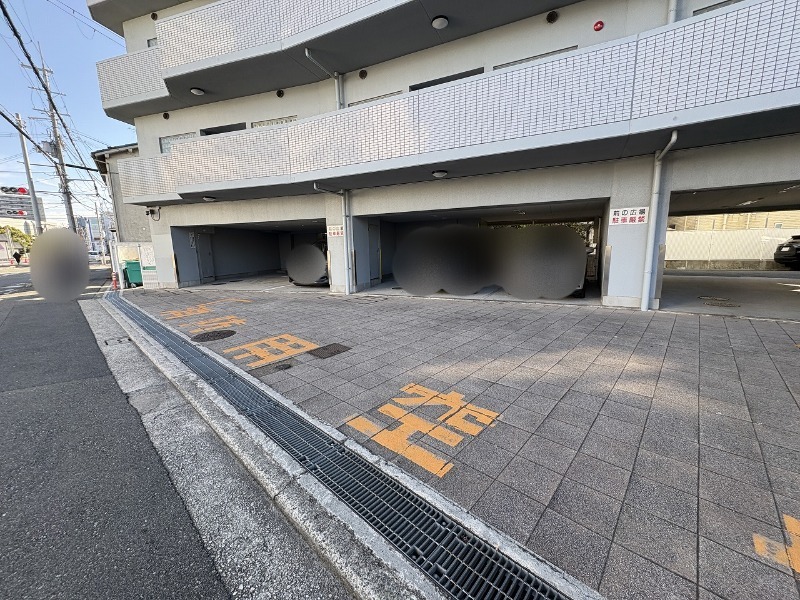 駐車場　屋内・屋外両方あります！