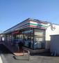 コンビニ　セブンイレブン小郡若草店（コンビニ）まで750m