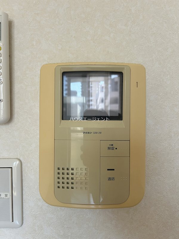セキュリティ　モニター付きインターホンは安心ですね。