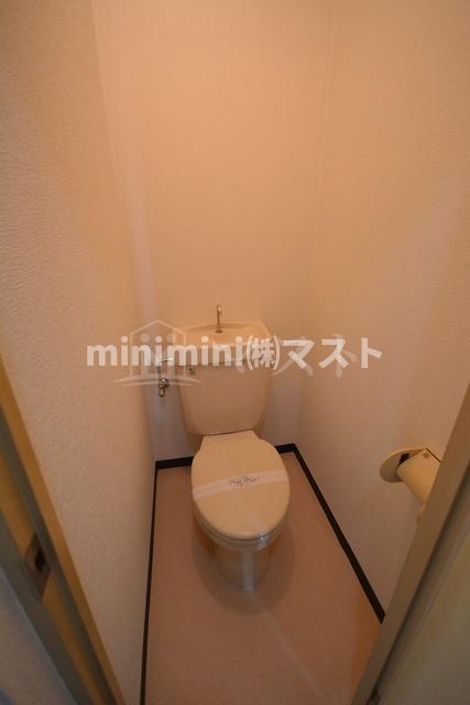 地下鉄御堂筋線 大国町駅 徒歩1分 12階建 築29年のトイレ写真