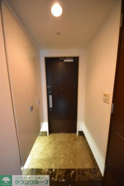 玄関　お問合せは(株)タウンハウジング赤坂店へ【03-5563-…