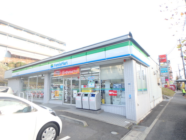 コンビニ　ファミリーマート　横浜洋光台店（コンビニ）まで220m