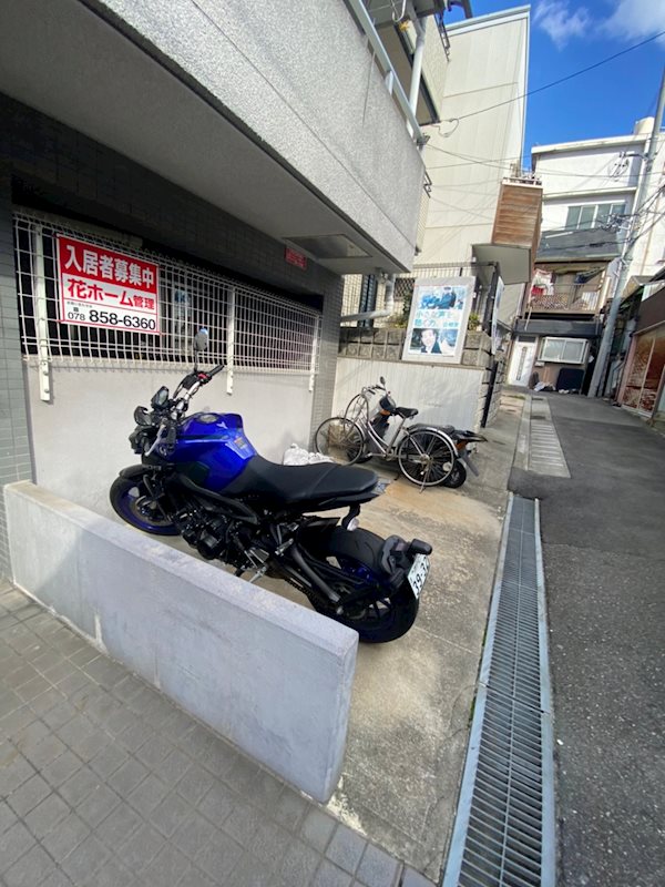 阪急神戸線 春日野道駅 徒歩8分 4階建 築30年の外観写真