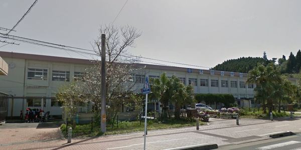 小学校　宮崎市立木花小学校（小学校）まで408m