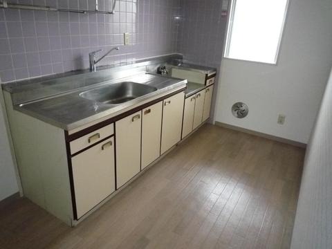 ＪＲ呉線 広駅 徒歩3分 4階建 築36年のキッチン写真