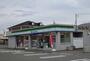 コンビニ　ファミリーマート桑名芳ヶ崎店（コンビニ）まで750m