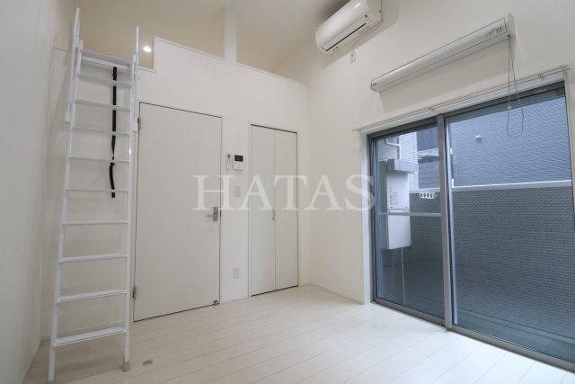 居室・リビング　同物件別部屋です。