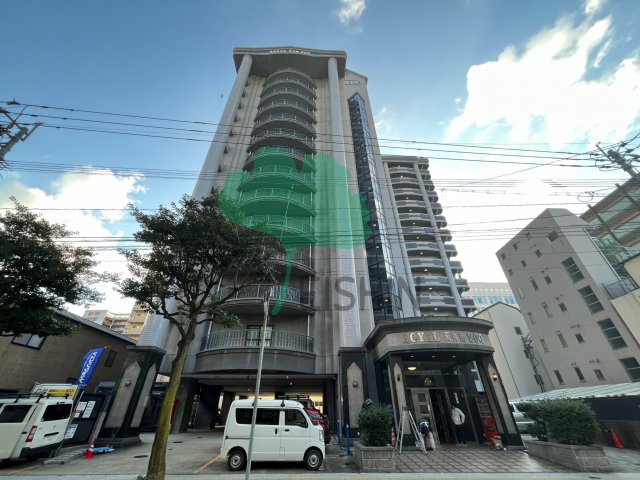 ロイヤル天神南の外観写真