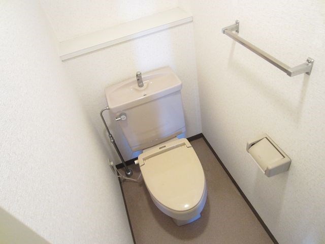 東京メトロ日比谷線 北千住駅 徒歩18分 9階建 築31年のトイレ写真