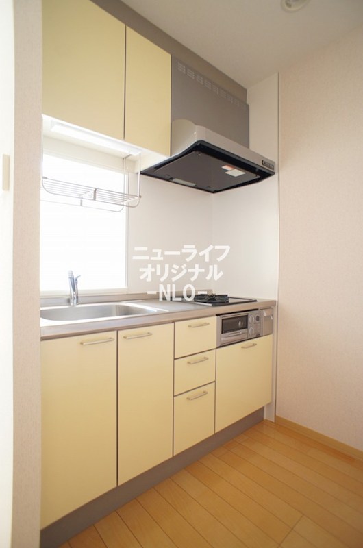 キッチン　お料理の幅が広がるグリル付２口コンロのシステムキッチン
