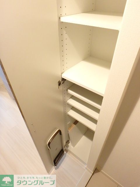 その他部屋・スペース　傘やブーツも収納できるシューズクローゼット
